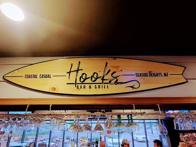 Hooks Bar & Grill