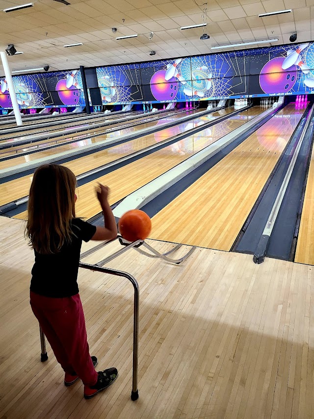 Lucky Strike Bowl