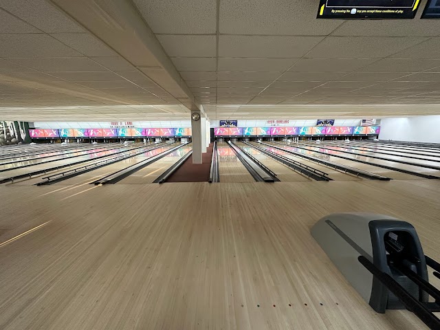 Earl Bowl Lanes