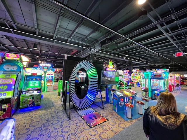 Round1 Bowling & Amusement