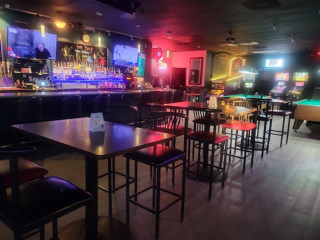 Louie's Cocktail Lounge