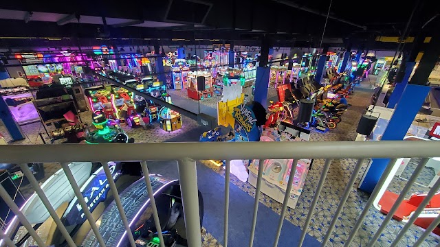 Round1 Bowling & Amusement