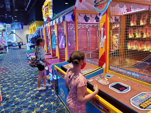 Round1 Bowling & Amusement