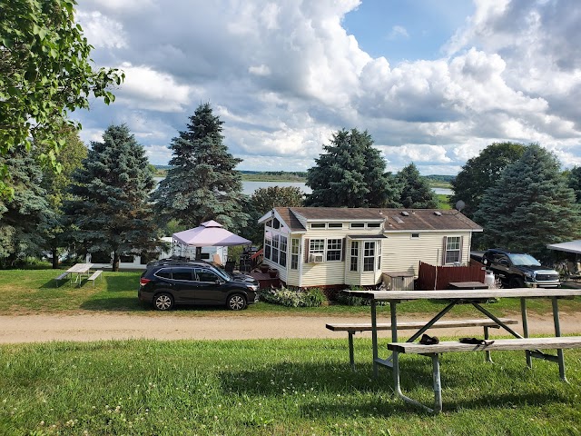 Snug Harbor Inn