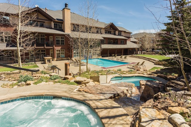 Grand Timber Lodge