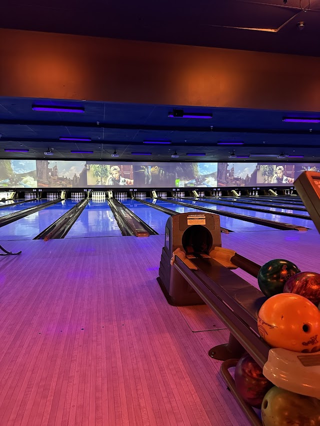 Bowlero Upland