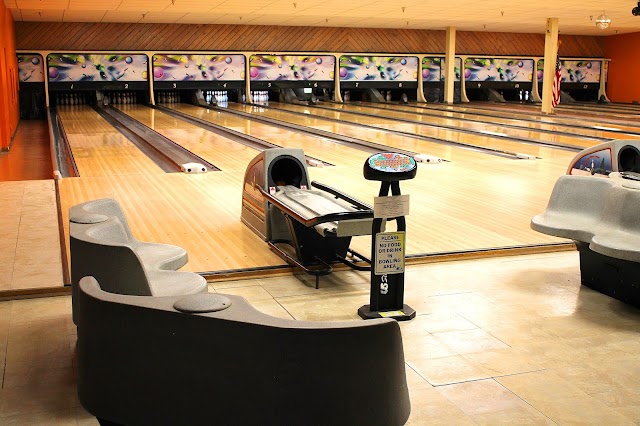 Knotty Pine Lanes