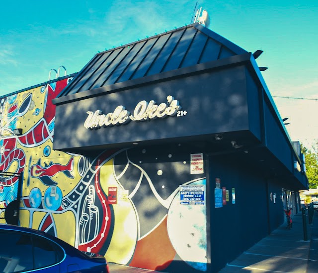 Uncle Ike's Outlet