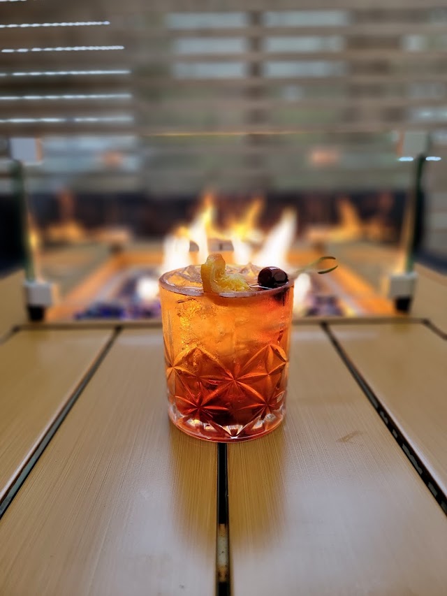 JJ's Cocktail Lounge
