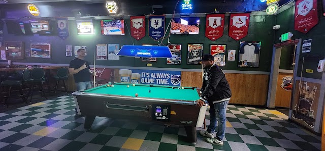 Harry's Sportsman's Lounge
