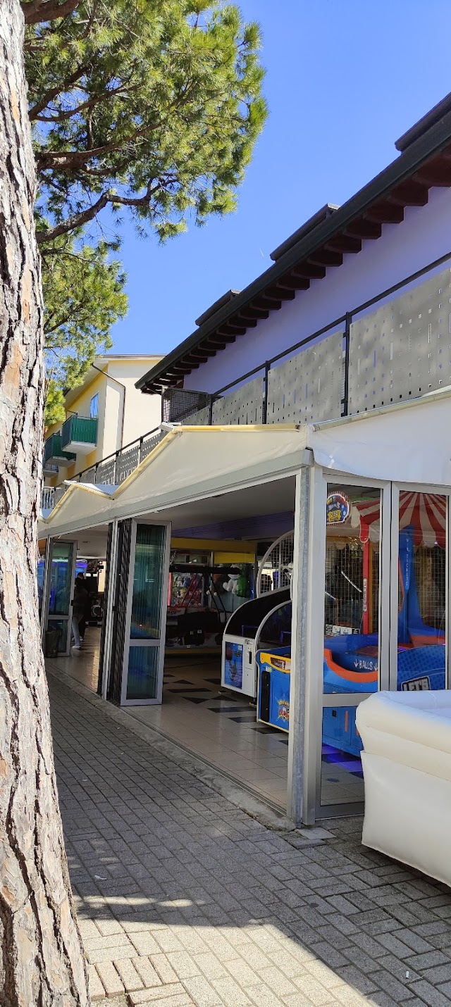 Arcade Family Entertainment Center