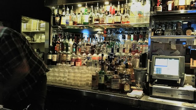 Tom Cat Bar & Grill