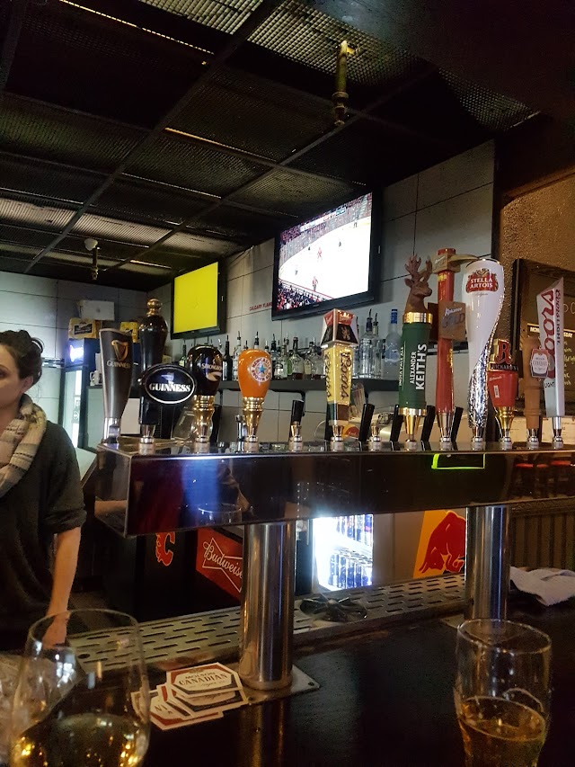 Red Crowns Pub