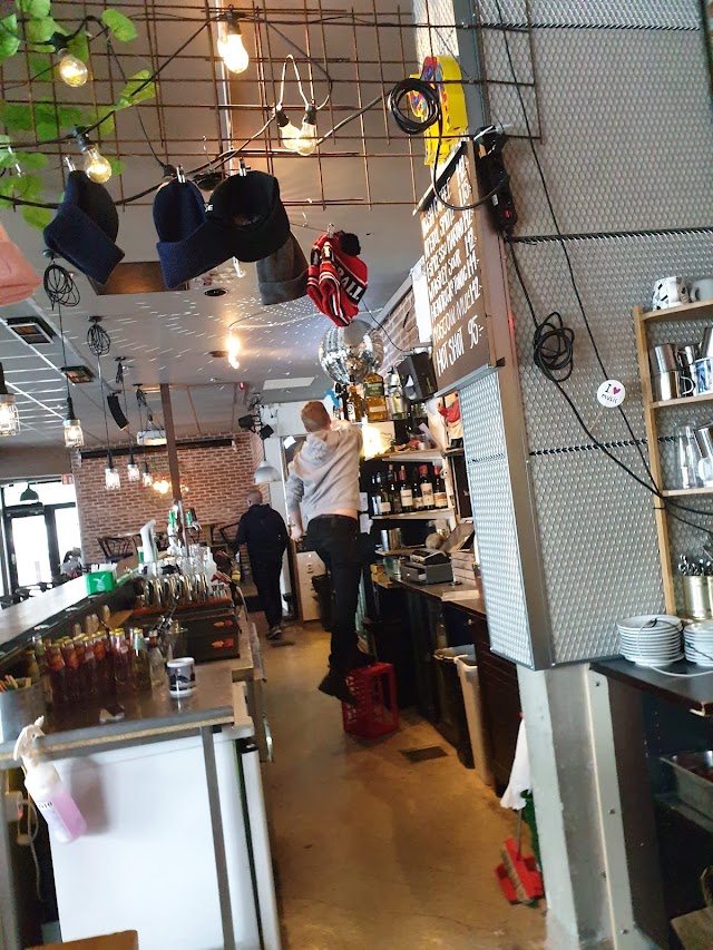 Okkes Sport & Bar