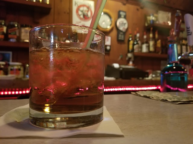 Dino's Pine Knot