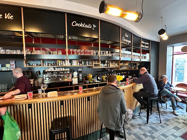 Le Carrefour Café