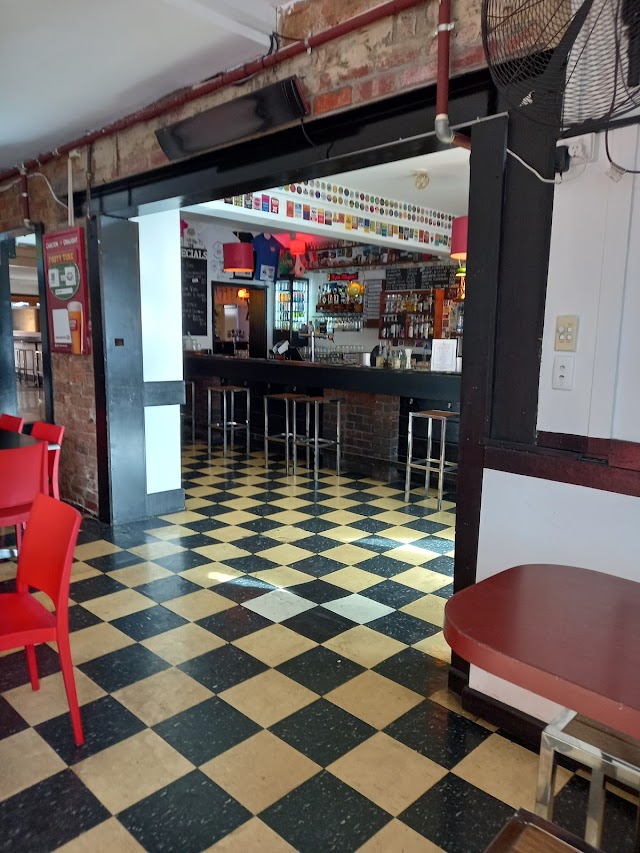 Victoria Hotel