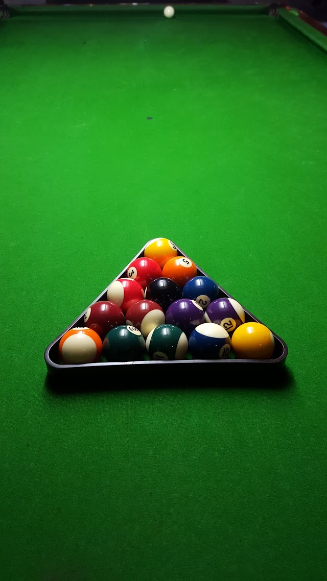 Lucky Break Billiards & Bar