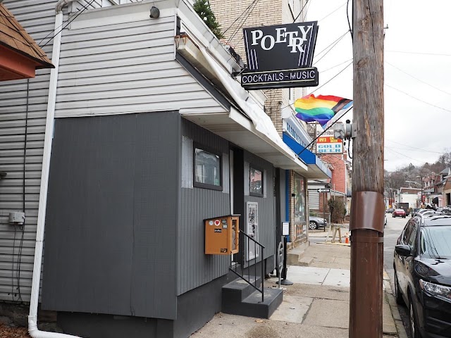 Poetry Lounge