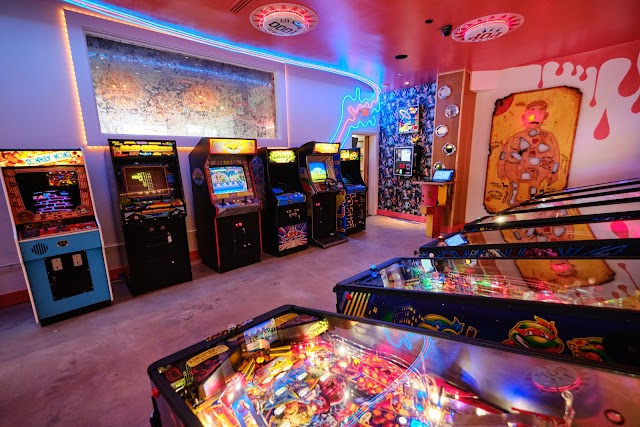 Tin Pin Game Bar