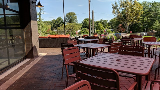 Big E's Sports Grill GR Beltline