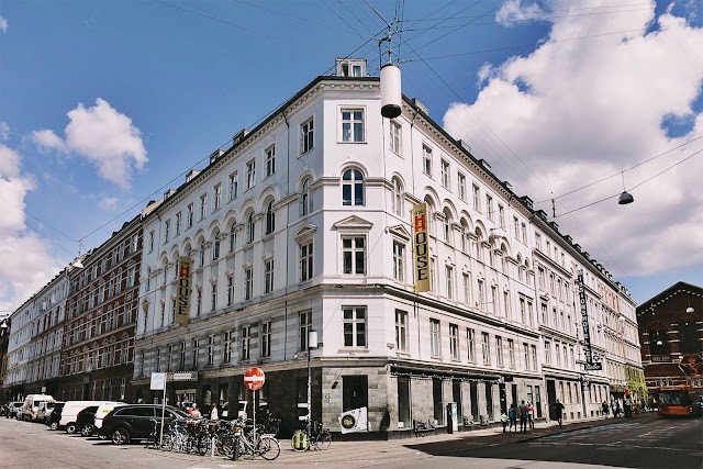 Urban House Hostel