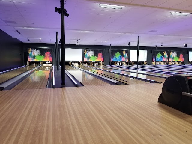 Galaxy Strikes Bowling Center