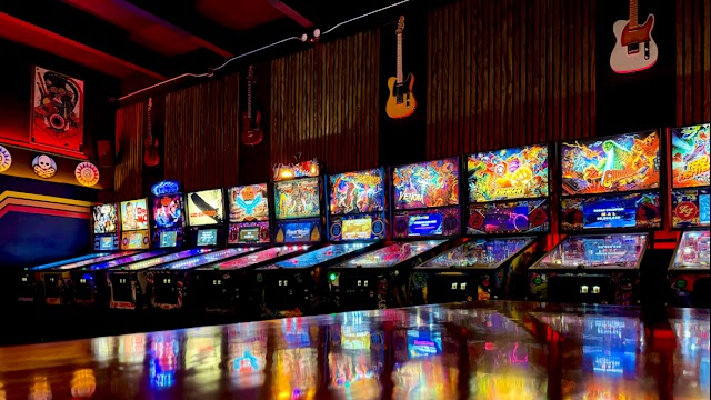 Satellite Pinball Lounge