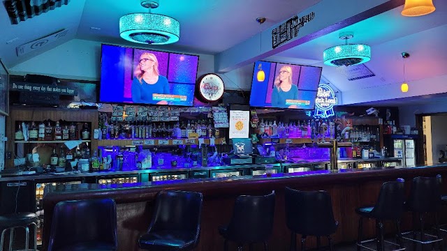 Woody's Corner Pub & Grill