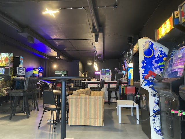 The Warp Zone Bar & Arcade