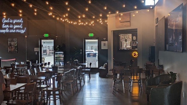 District Pizza, Wings, and Beer