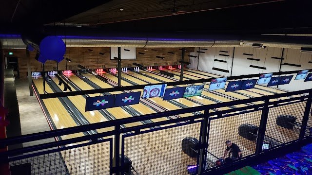 VB's Entertainment Center / King Pinz Pub & Grill