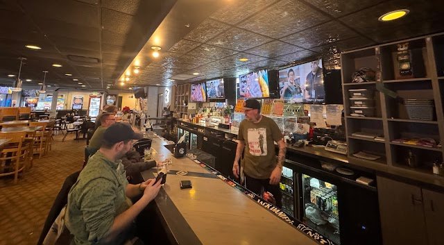 Five Hole Sports Bar and Grill
