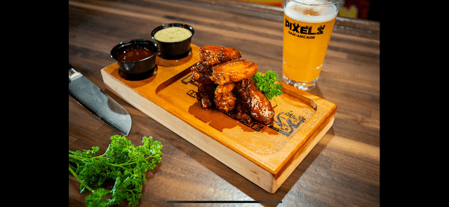 Pixels Bar + Arcade