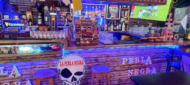 La Perla Negra Restaurant Pub