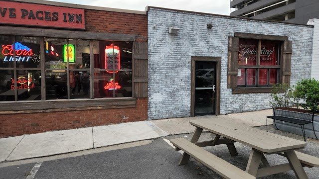 Five Paces Inn