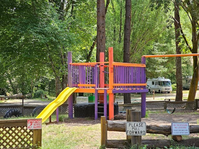 Dean Creek Resort Motel and Campground and RV Park