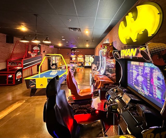 MO’S Happy Place Arcade