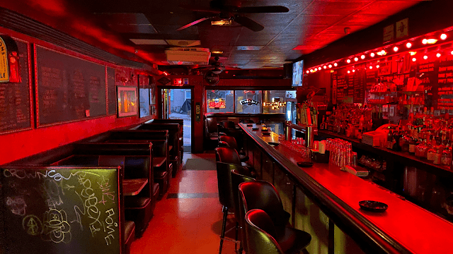 Gooski's Bar