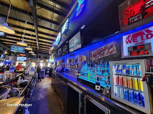 Charlie's Sports Bar & Grill