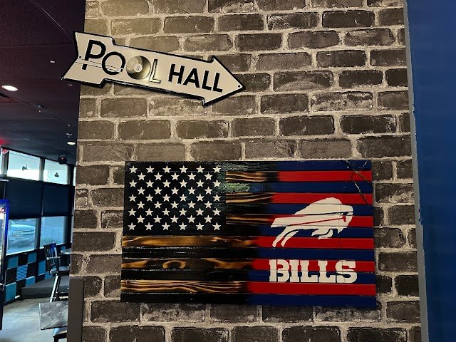 Azool Bar & Grill