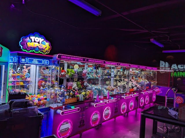 Daytona Glow Golf LLC
