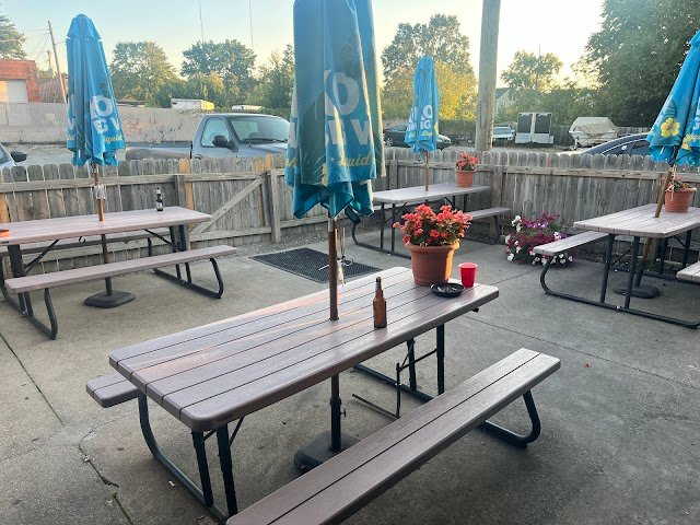 Gen's 176 Bar & Grille
