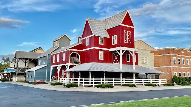 Dolly Parton's Stampede