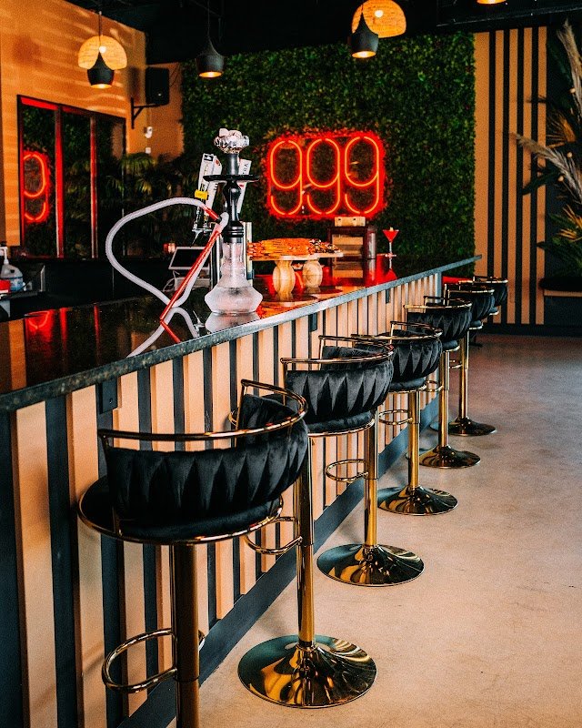 999 Lounge and Bar