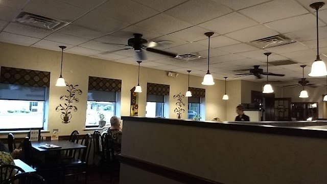 Clubhouse Restaurant + Bar