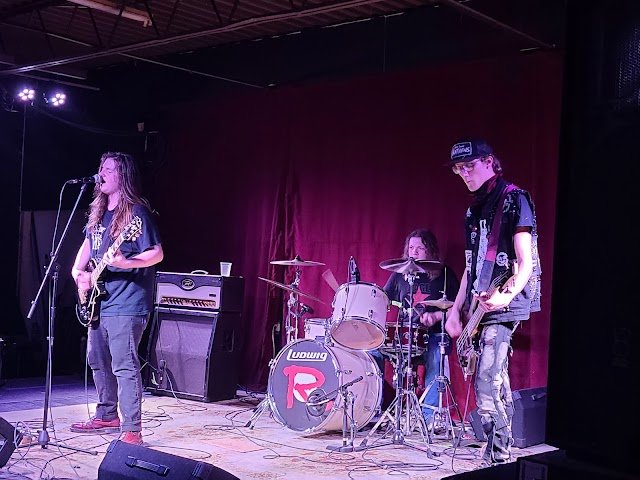 Reggie's 42nd Street Tavern