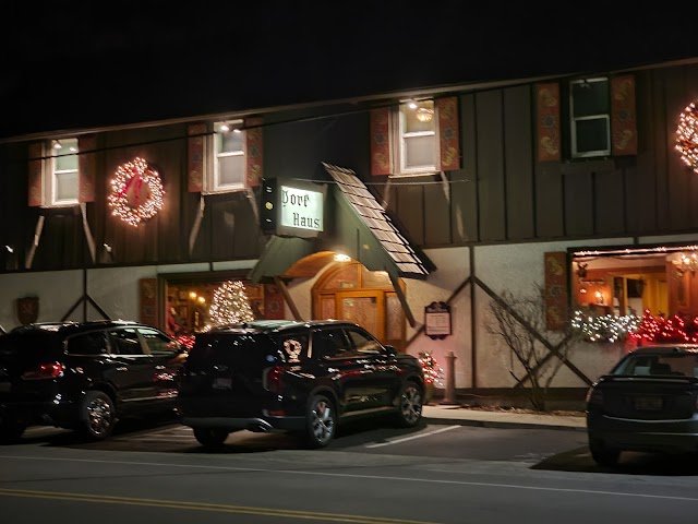 Dorf Haus Supper Club