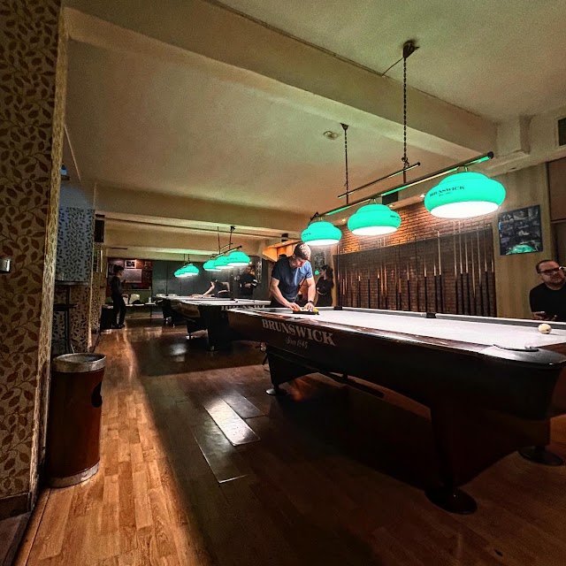 Roi Mat Billiards