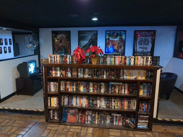 Royale Cinema Lounge